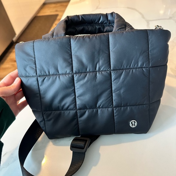 lululemon athletica Black Quilted Crossbody Bag - Picture 2 of 3